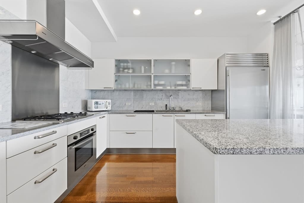 Condominium at 360 Newbury, Boston MA 02115, photo 7 of 18