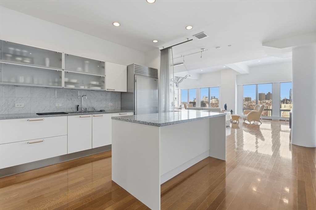 Condominium at 360 Newbury, Boston MA 02115, photo 9 of 18