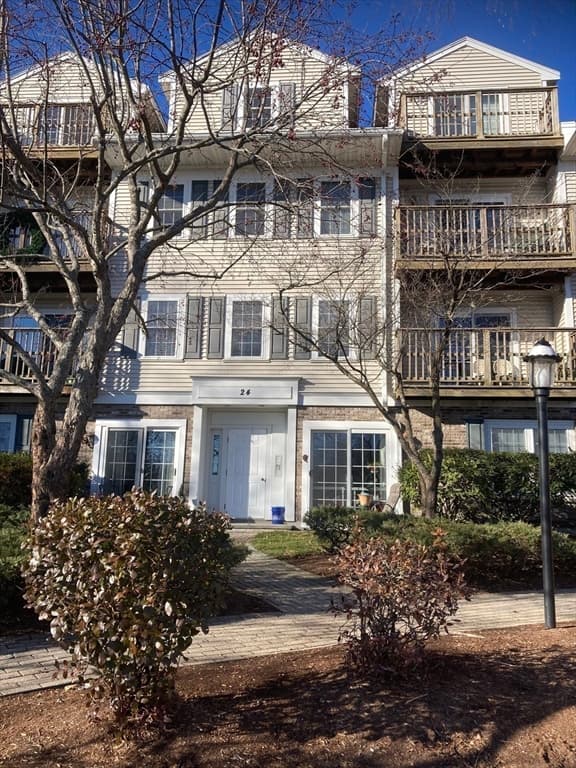 Condominium at 24 Forge Pond # H, Canton MA 02021, photo 8 of 12