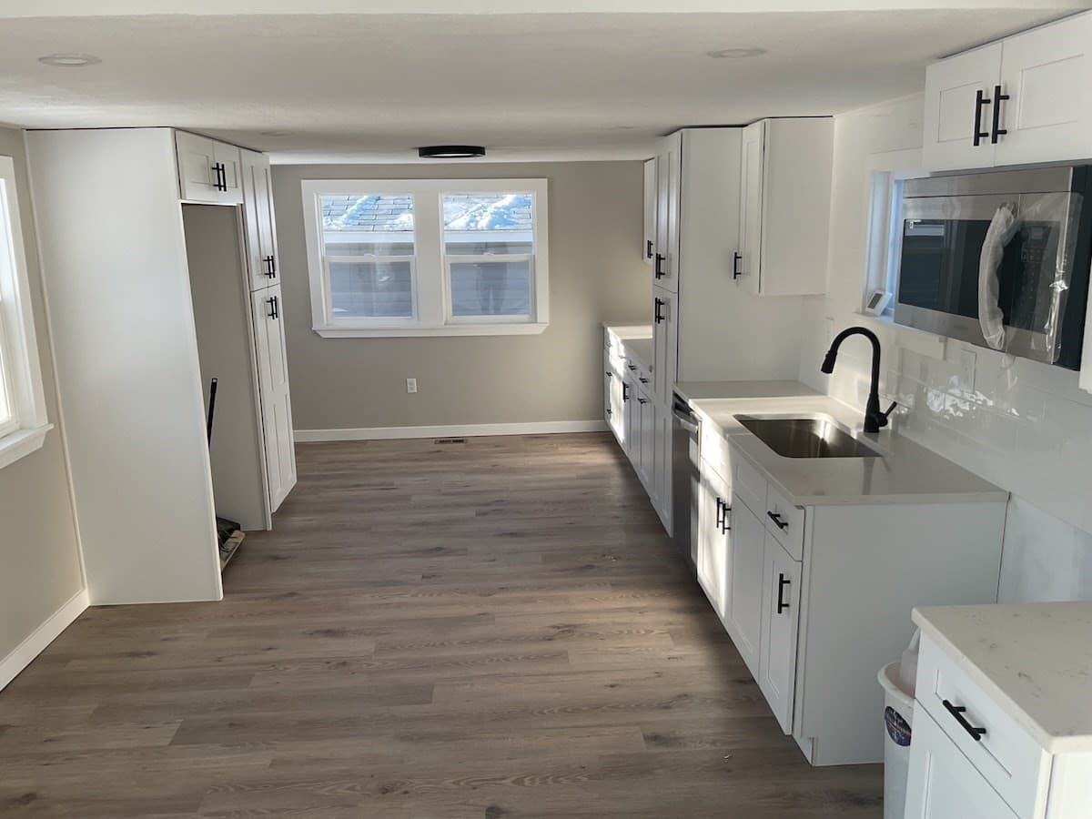 Mobile Home at 2 Sunnydale Circle, Brimfield MA 01001, photo 8 of 12