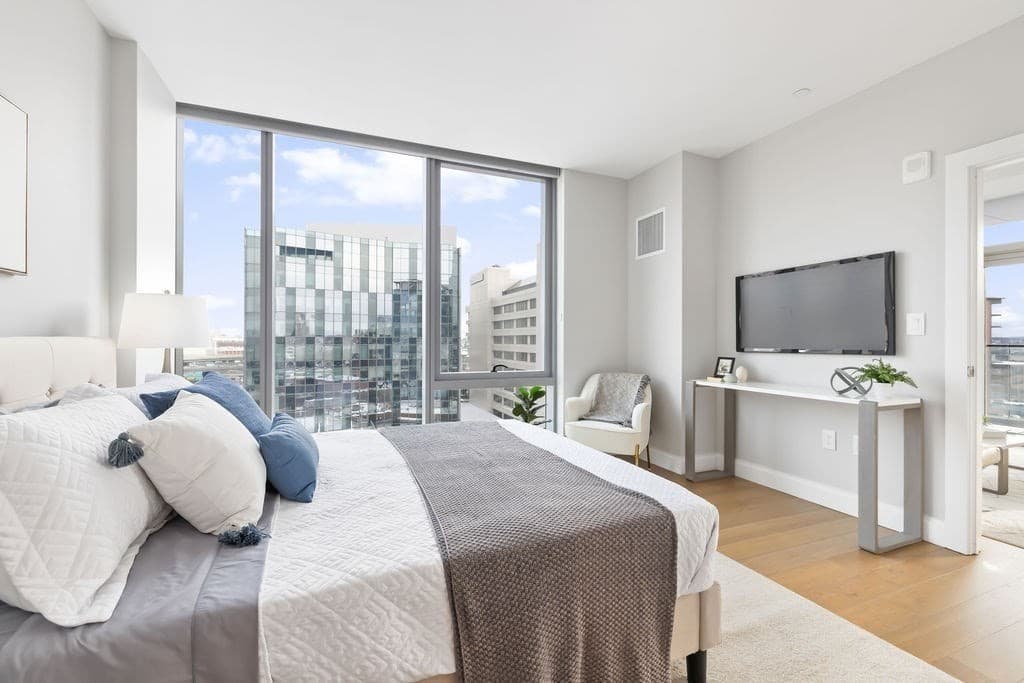 Condominium at 100 Shawmut Ave # 807, Boston MA 02118, photo 6 of 35