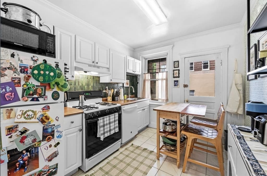 56-58 Selkirk Road, Boston MA 02135 photo 9