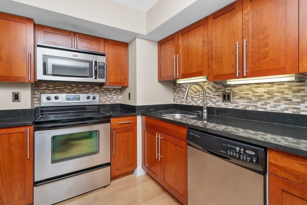 Condominium at 1600 Beacon St # 207, Brookline MA 02446, photo 6 of 24