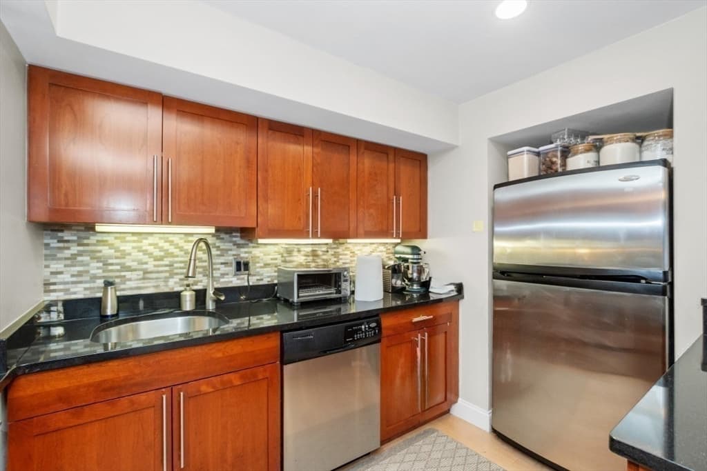 Condominium at 1600 Beacon St # 207, Brookline MA 02446, photo 7 of 24