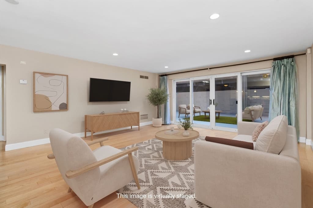 1600 Beacon St # 207, Brookline MA 02446