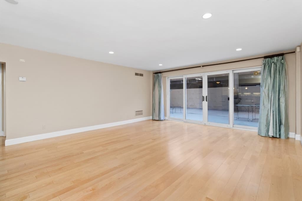 Condominium at 1600 Beacon St # 207, Brookline MA 02446, photo 10 of 24