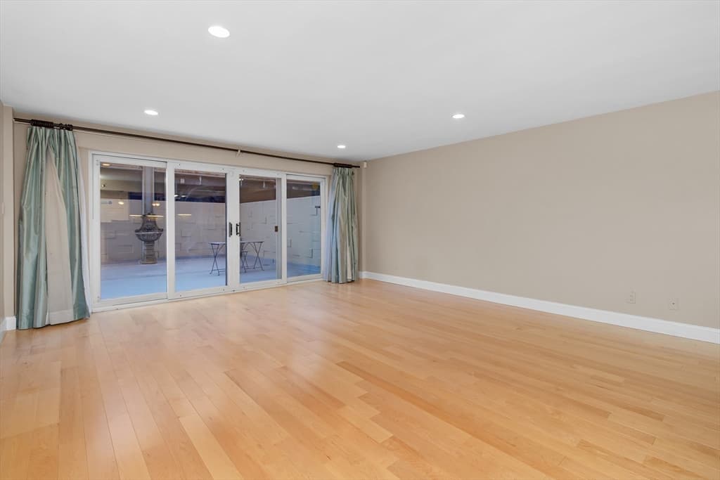 Condominium at 1600 Beacon St # 207, Brookline MA 02446, photo 11 of 24