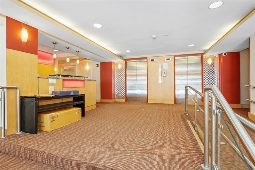 Condominium at 1600 Beacon St # 207, Brookline MA 02446, photo 19 of 24