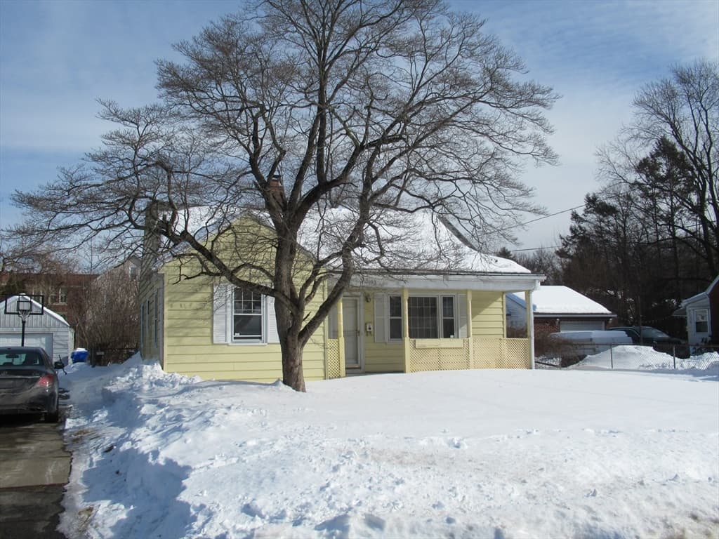 Single Family Residence at 33 Connolly St, Springfield MA 01151, Springfield, photo 12 of 15