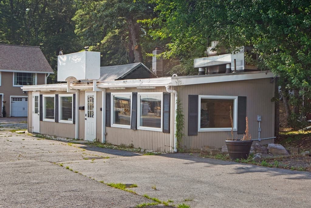 Commercial Sale at 165 Massachusetts Ave, Lunenburg MA 01462, photo 2 of 16