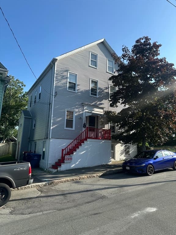 32 Franklin St, New Bedford MA 02740