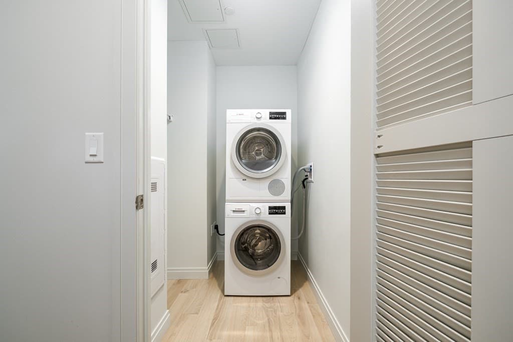 Condominium at 133 Seaport Blvd # 1519, Boston MA 02210, photo 13 of 38