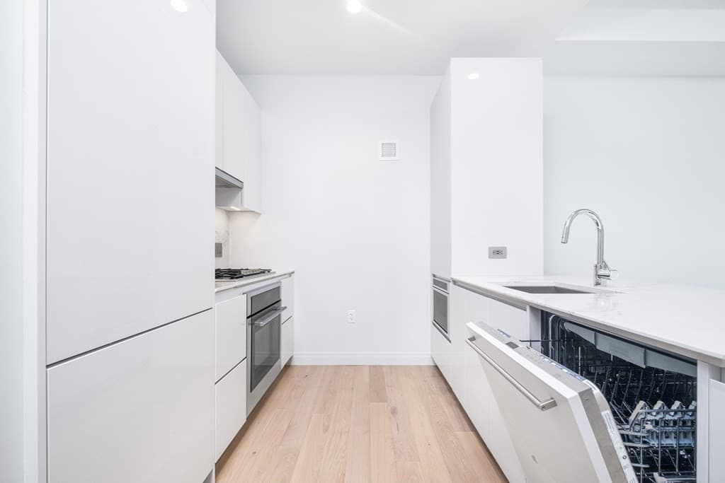Condominium at 133 Seaport Blvd # 1519, Boston MA 02210, photo 8 of 38
