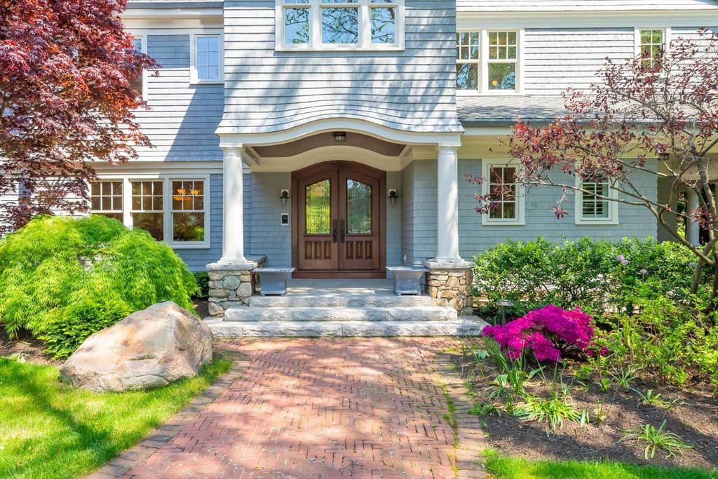 197 Grant St, Lexington MA 02420 photo 2