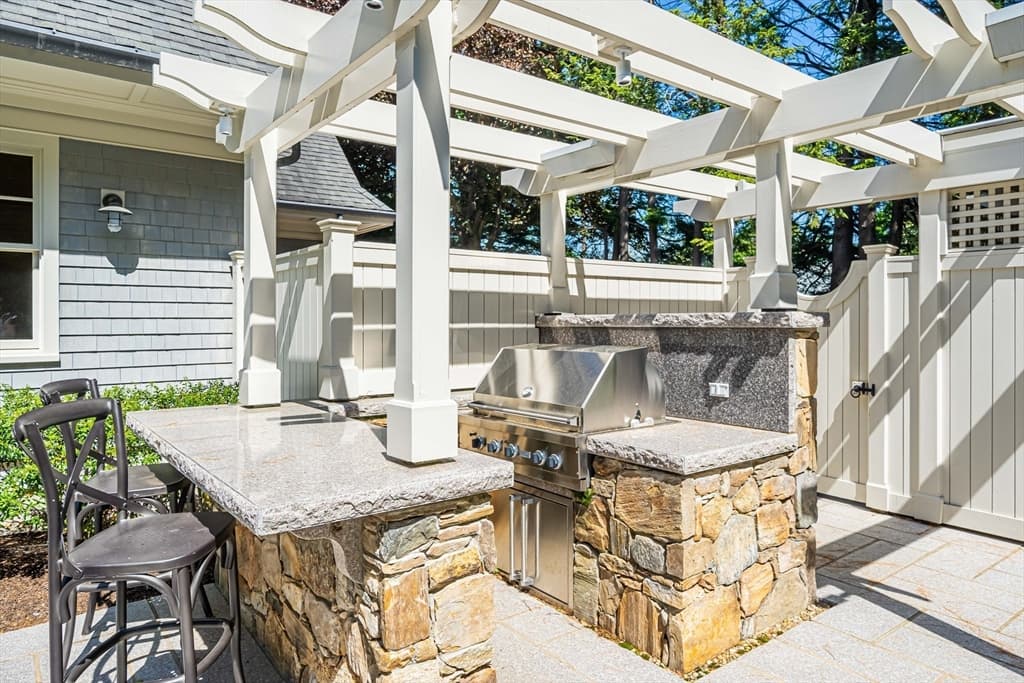 197 Grant St, Lexington MA 02420 photo 39