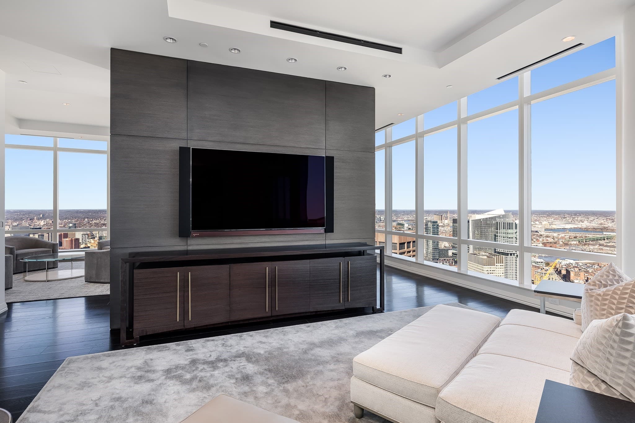 Condominium at 1 Franklin St, Boston MA 02110, photo 5 of 10