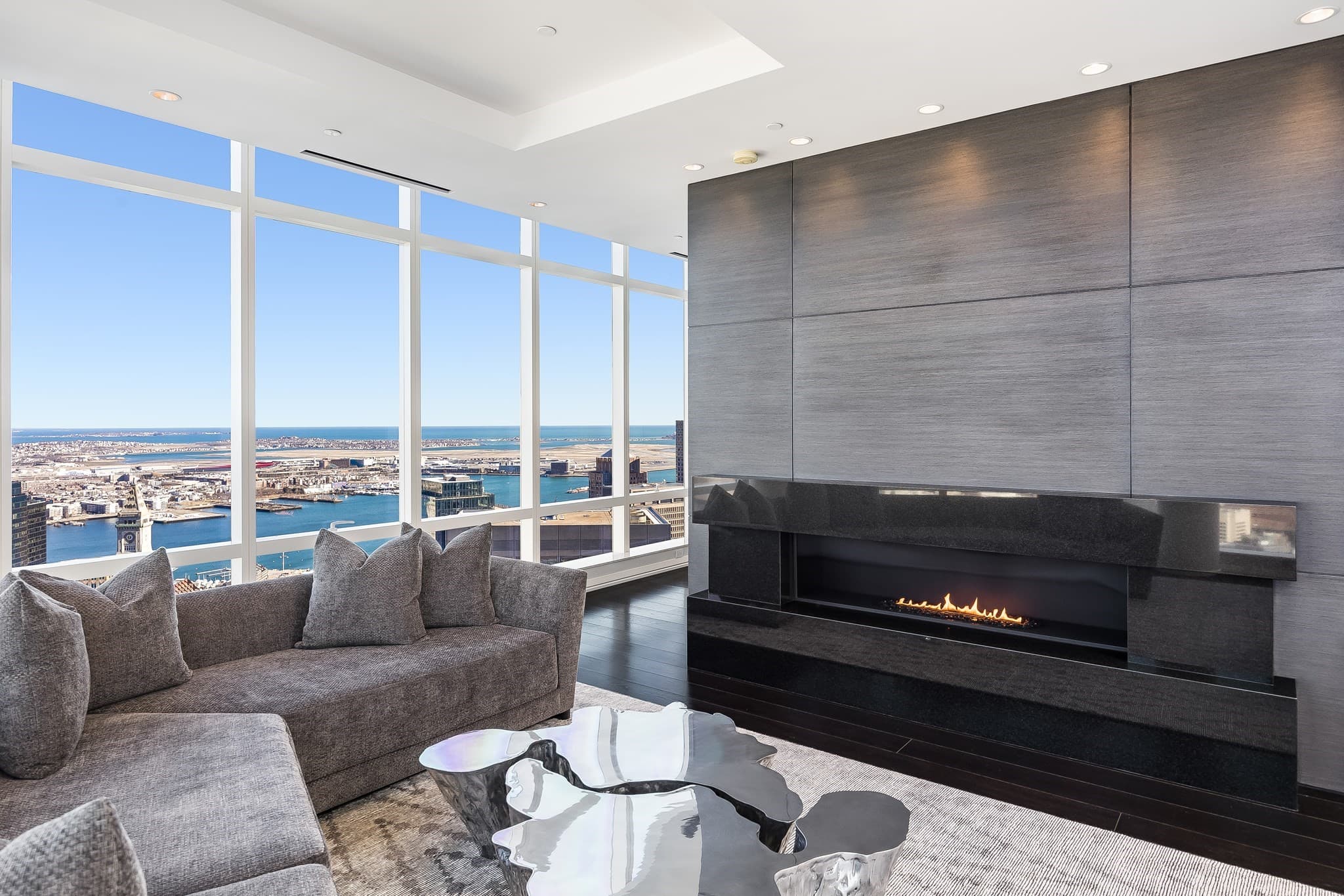 Condominium at 1 Franklin St, Boston MA 02110, photo 4 of 10