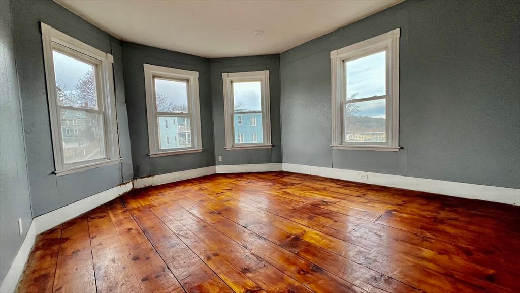 4 Family at 564 Main St., Southbridge MA 01550, Southbridge, photo 3 of 18