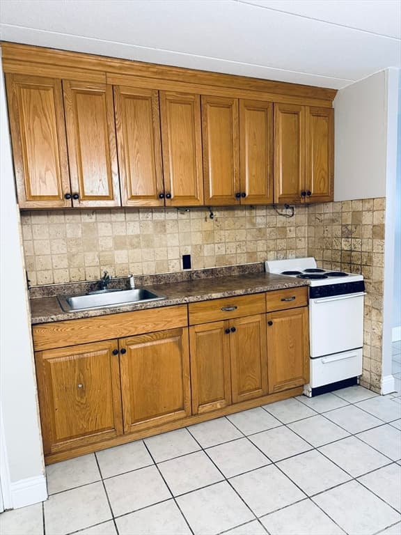 126 Beaver St # 5, Framingham MA 01702 photo 2
