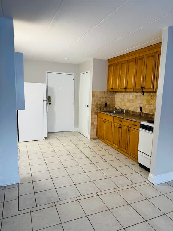 126 Beaver St # 5, Framingham MA 01702 photo 3