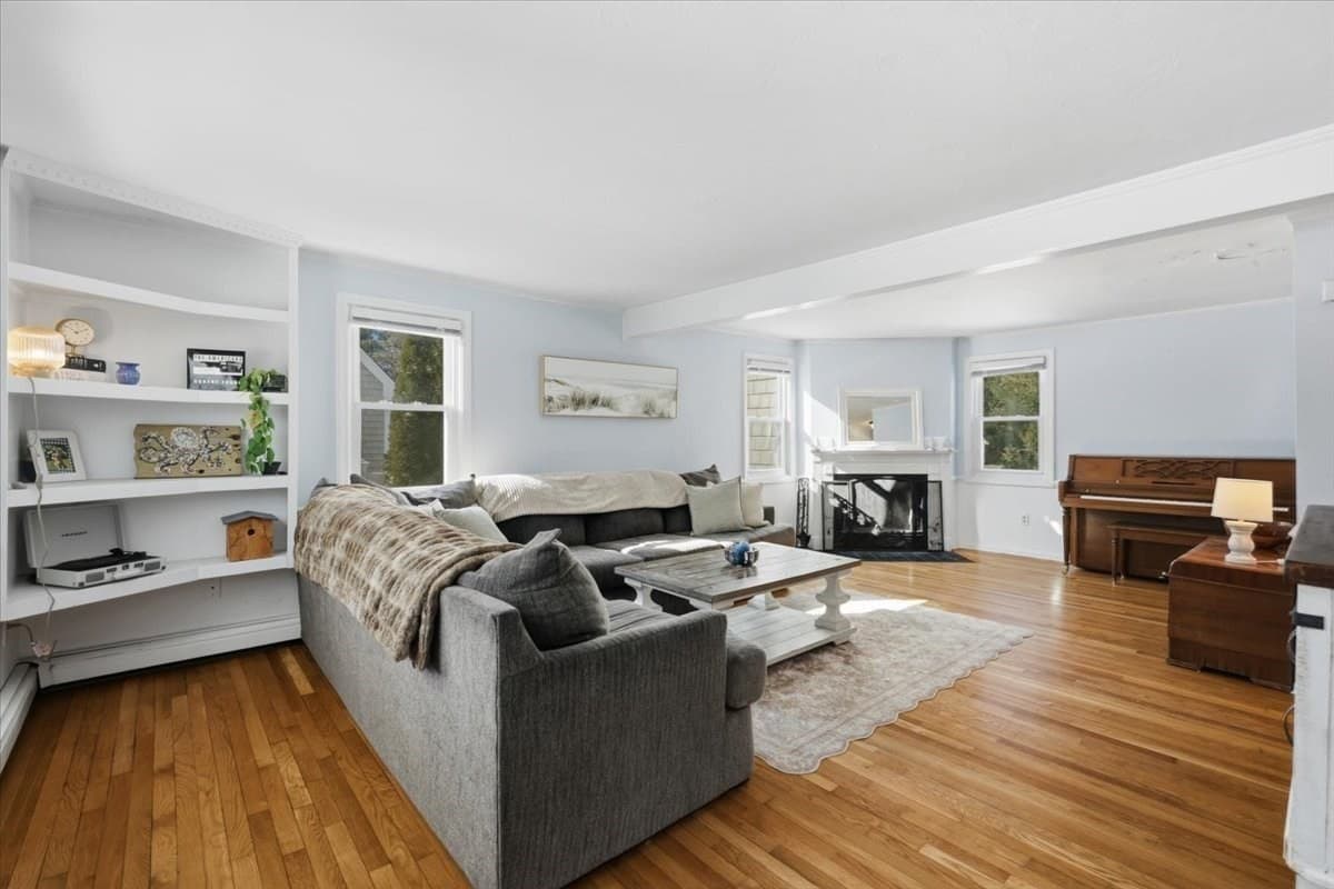 Single Family Residence at 7 Oak St, Marion MA 02738, Marion, photo 6 of 41