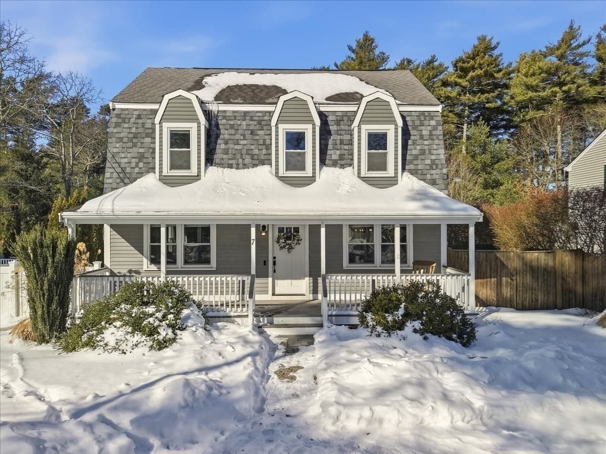 Single Family Residence at 7 Oak St, Marion MA 02738, Marion, photo 4 of 41