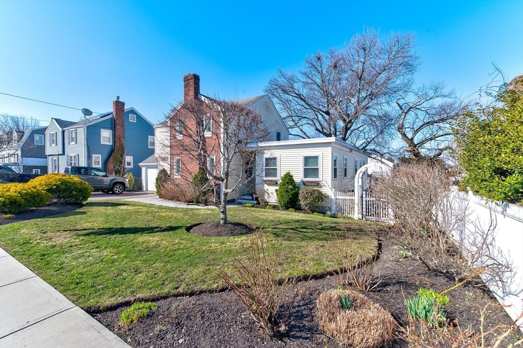 865 E Squantum St, Quincy MA 02171 photo 2
