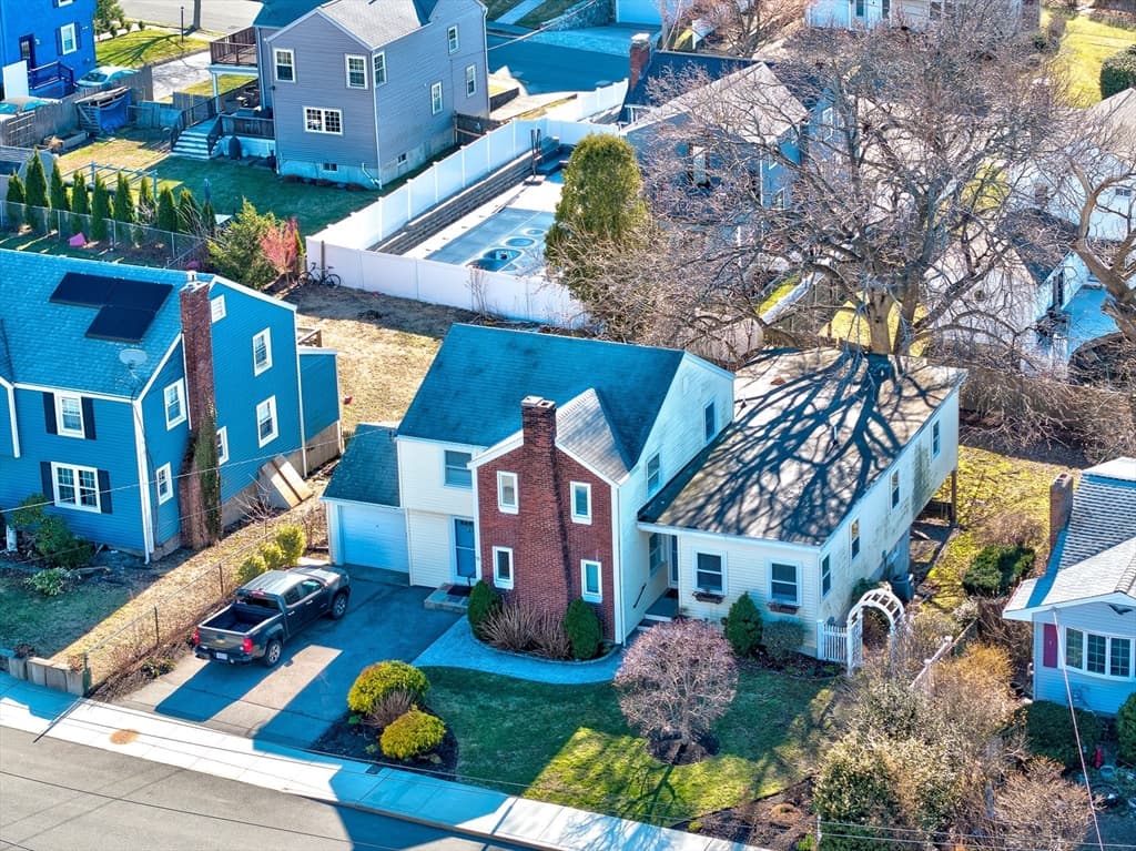 865 E Squantum St, Quincy MA 02171 photo 3