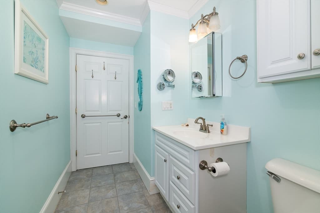 865 E Squantum St, Quincy MA 02171 photo 10