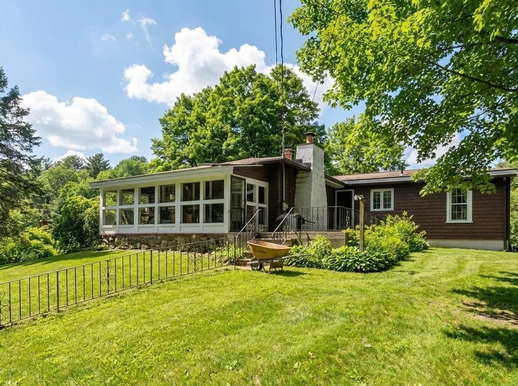 115 Kennedy Rd, Stoughton MA 02072