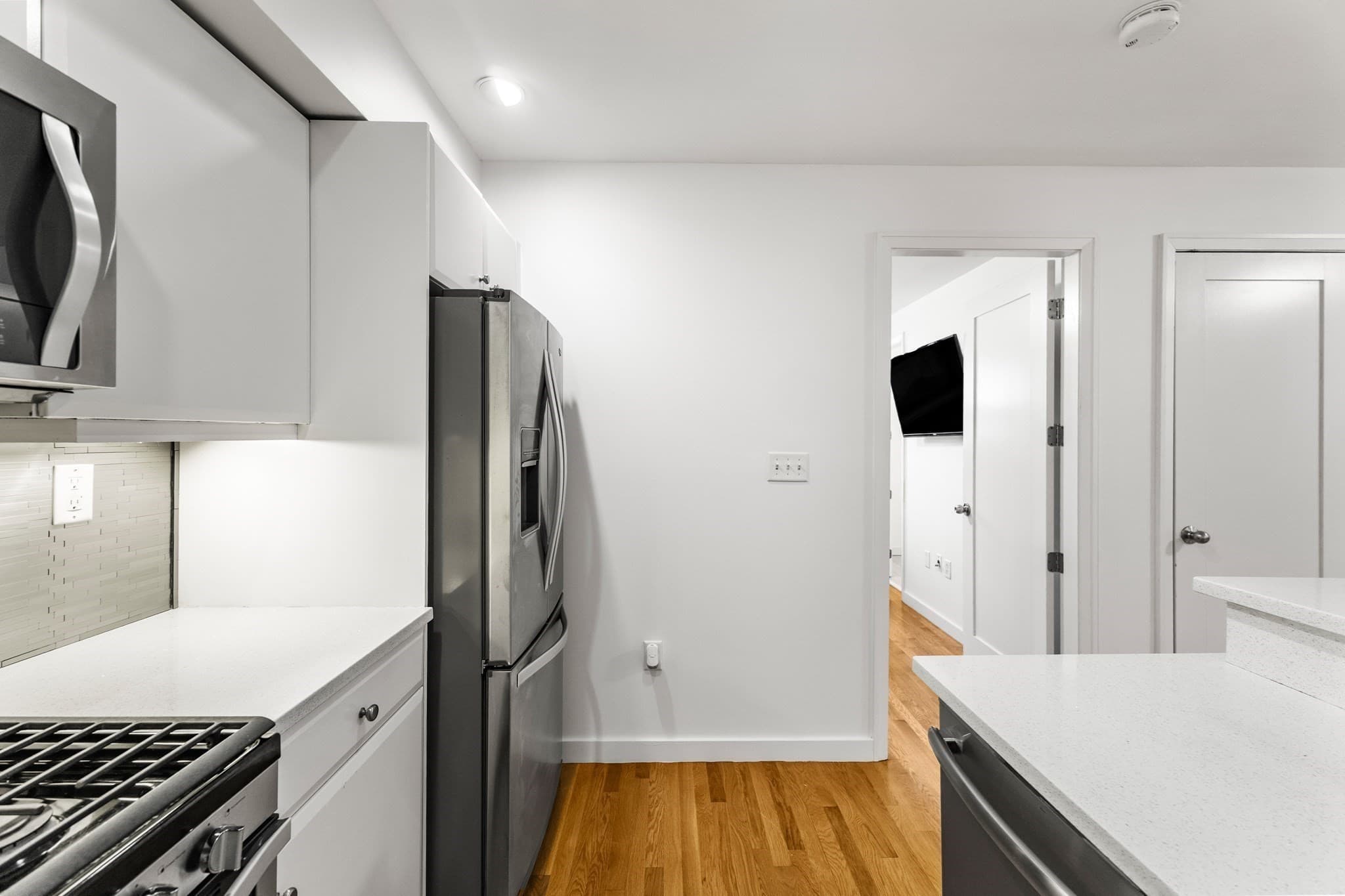Condominium at 125 B St # 1D, Boston MA 02127, Boston, photo 2 of 20