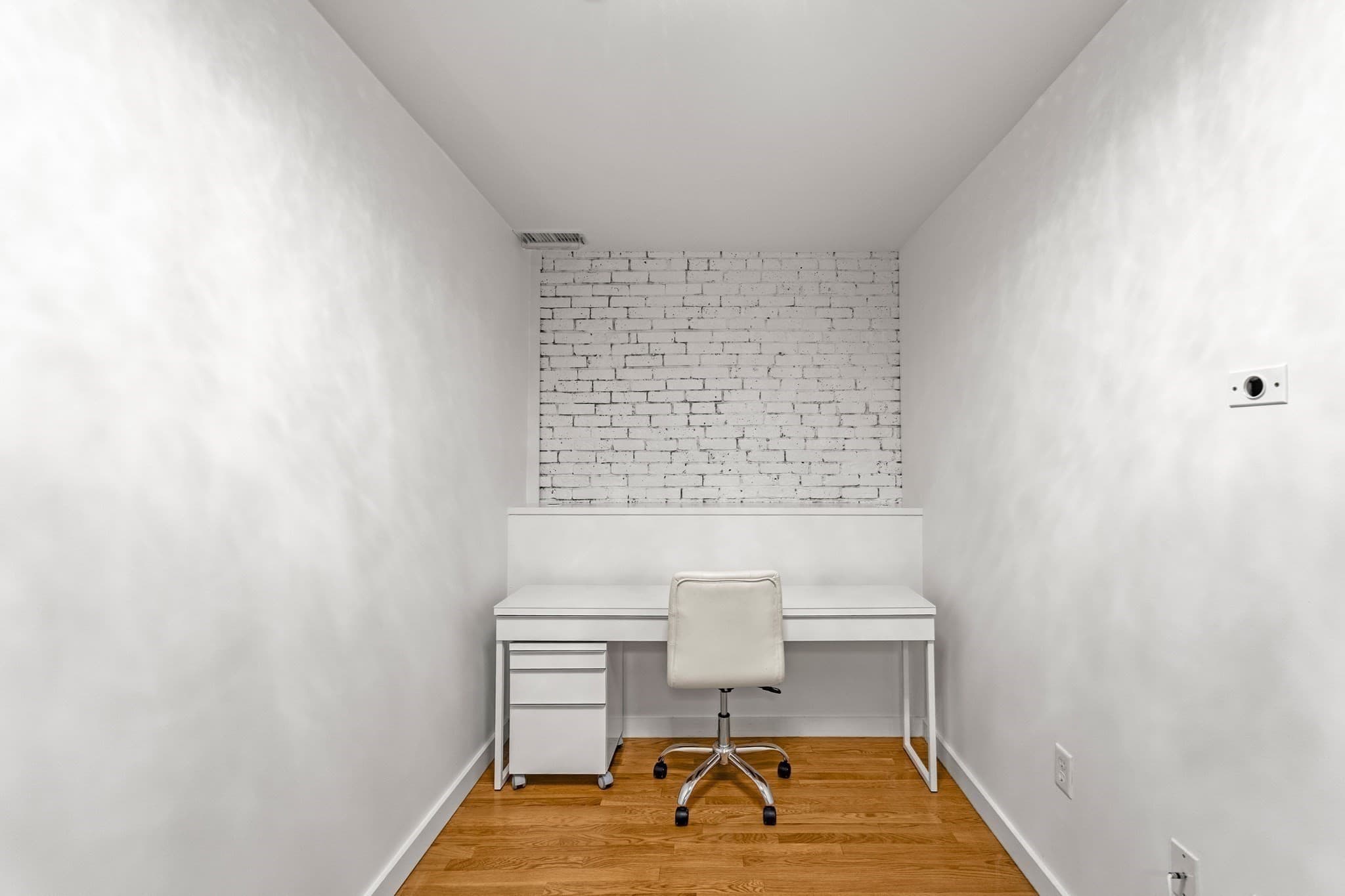 Condominium at 125 B St # 1D, Boston MA 02127, Boston, photo 12 of 20