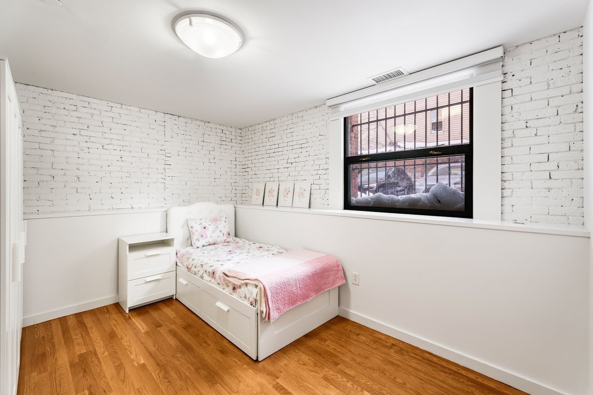 Condominium at 125 B St # 1D, Boston MA 02127, Boston, photo 10 of 20