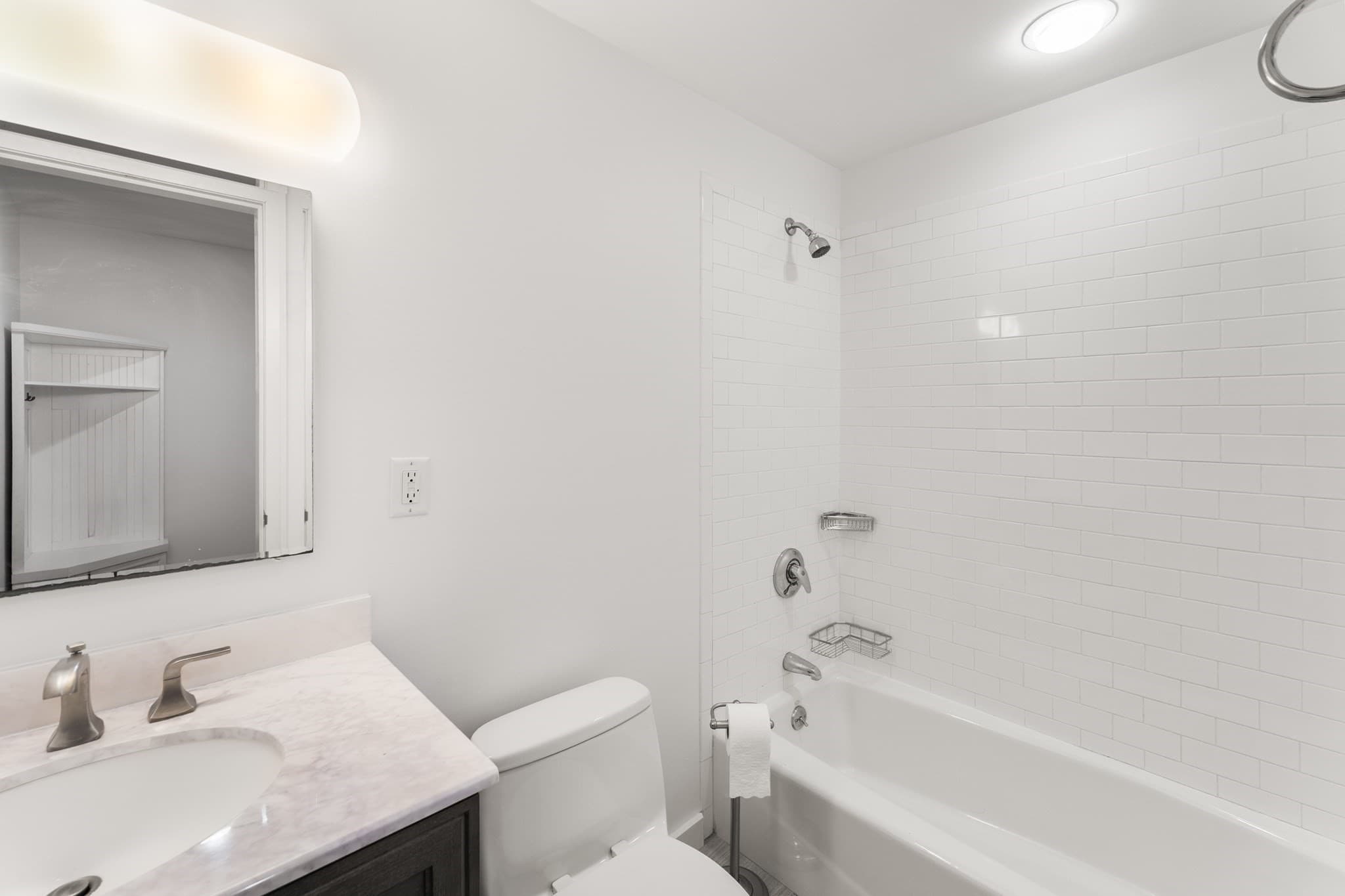 Condominium at 125 B St # 1D, Boston MA 02127, Boston, photo 14 of 20