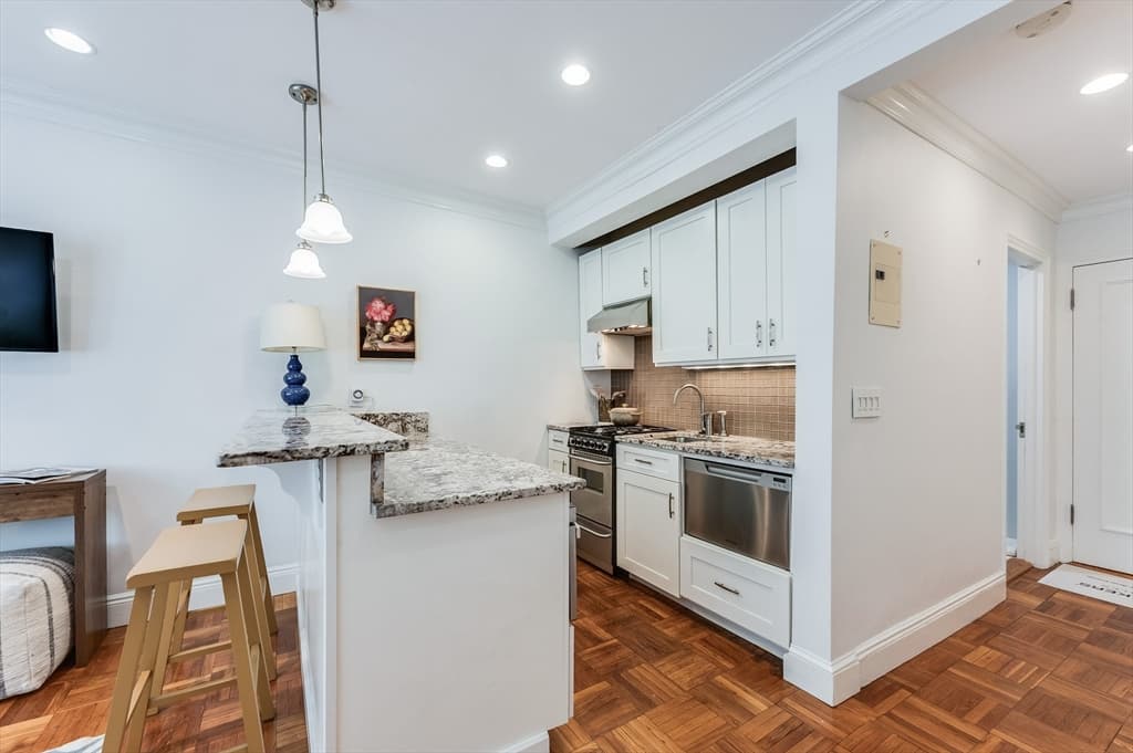 Condominium at 56 Commonwealth Ave # 53, Boston MA 02116, photo 2 of 16