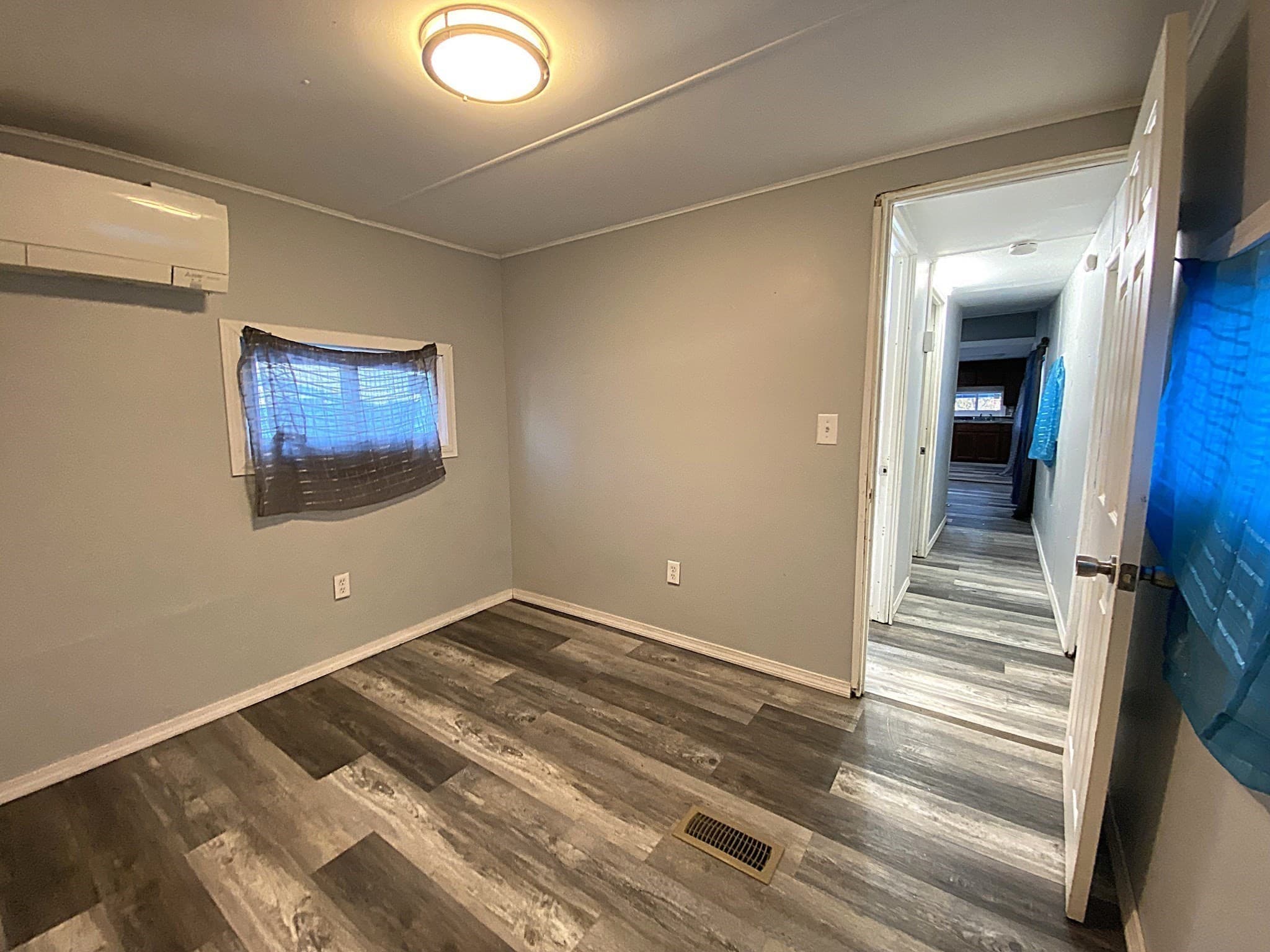 Mobile Home at 16 Pioneer Way, Springfield MA 01119, Springfield, photo 9 of 10