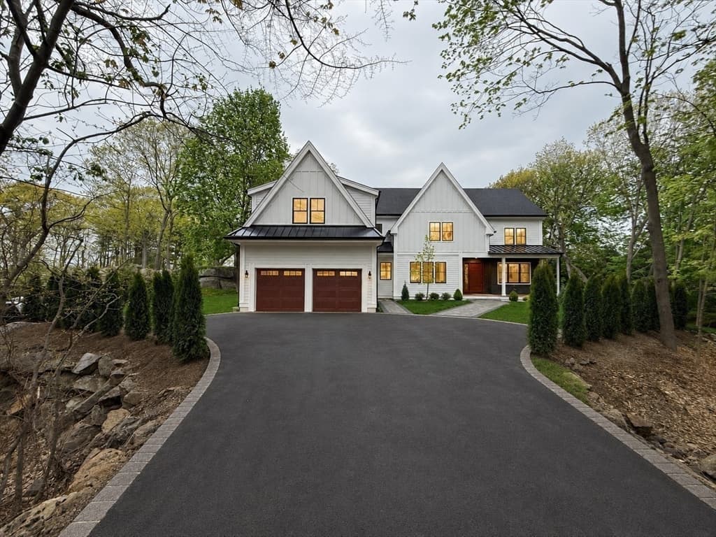 60R Lynnbrook Rd, Lynnfield MA 01940