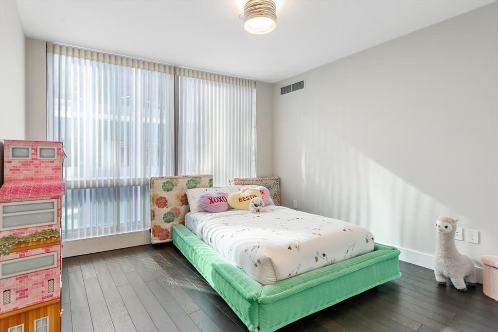 Condominium at 22 Liberty Dr # 7M, Boston MA 02210, photo 27 of 42