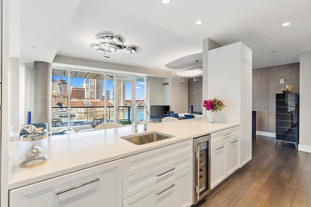 Condominium at 22 Liberty Dr # 7M, Boston MA 02210, photo 2 of 42