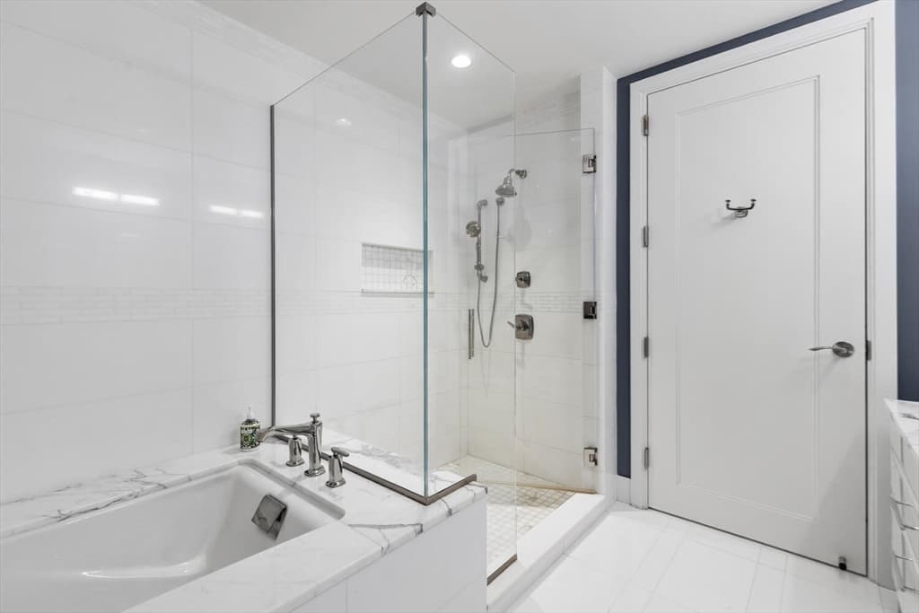 Condominium at 22 Liberty Dr # 7M, Boston MA 02210, photo 26 of 42