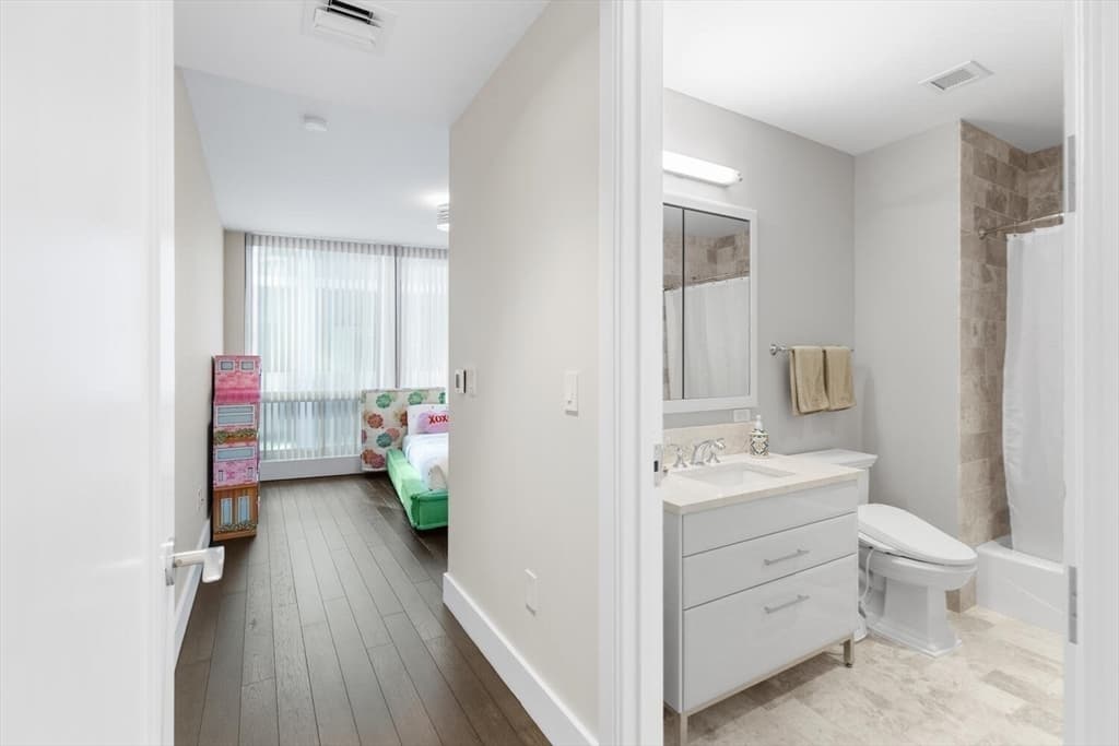 Condominium at 22 Liberty Dr # 7M, Boston MA 02210, photo 28 of 42