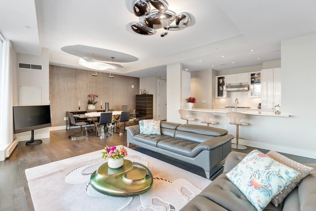 Condominium at 22 Liberty Dr # 7M, Boston MA 02210, photo 5 of 42
