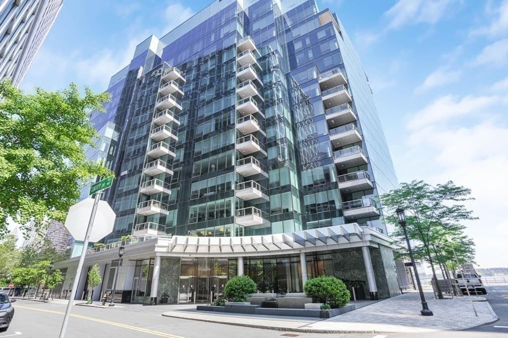 Condominium at 22 Liberty Dr # 7M, Boston MA 02210, photo 38 of 42
