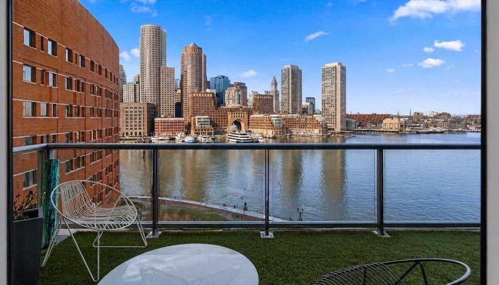 Condominium at 22 Liberty Dr # 7M, Boston MA 02210, photo 14 of 42