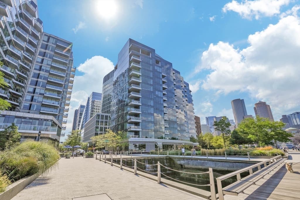 Condominium at 22 Liberty Dr # 7M, Boston MA 02210, photo 39 of 42