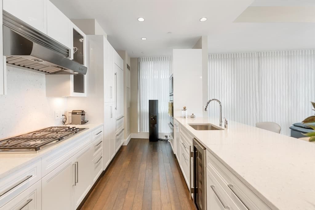 Condominium at 22 Liberty Dr # 7M, Boston MA 02210, photo 21 of 42