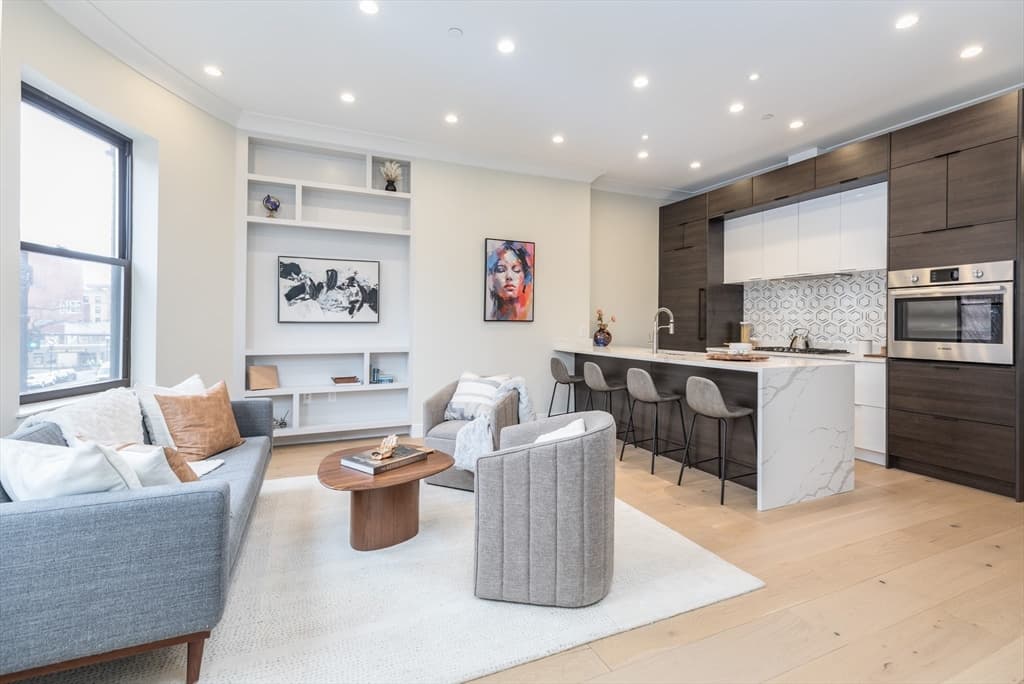 577 Massachusetts Ave. # 3, Boston MA 02118