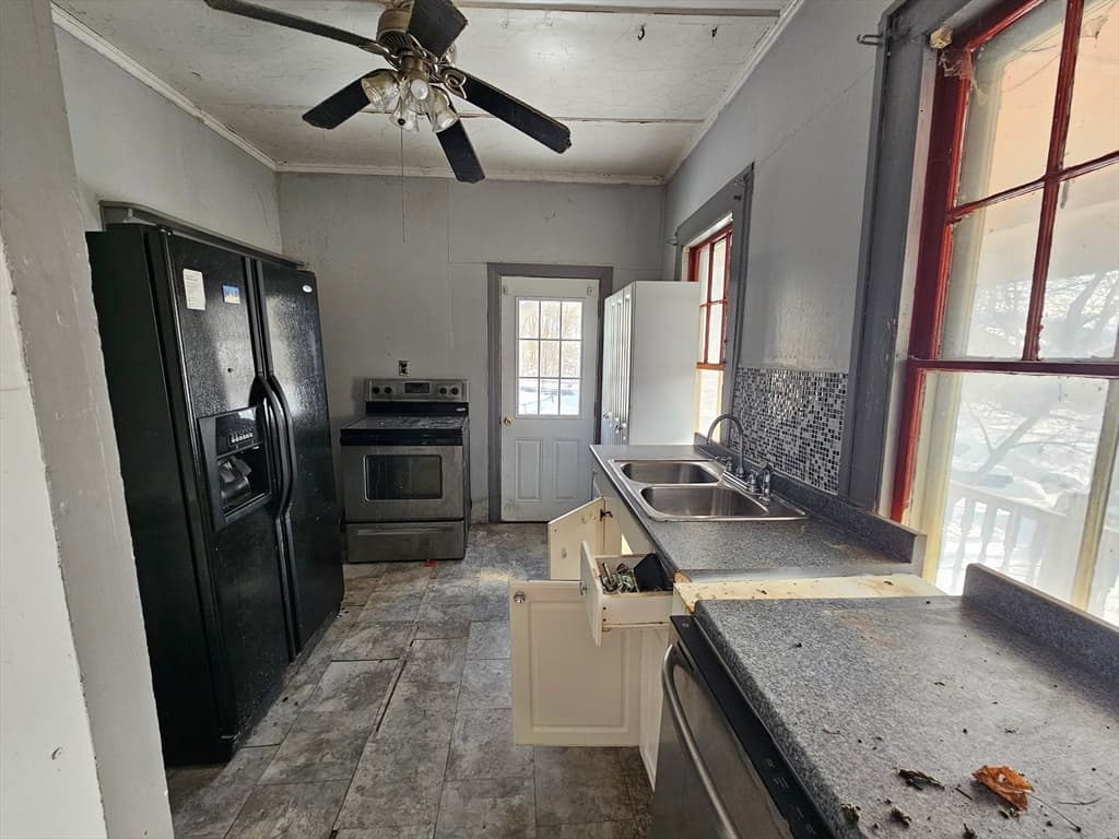 Single Family Residence at 24 Spring St, North Adams MA 01247, photo 3 of 27
