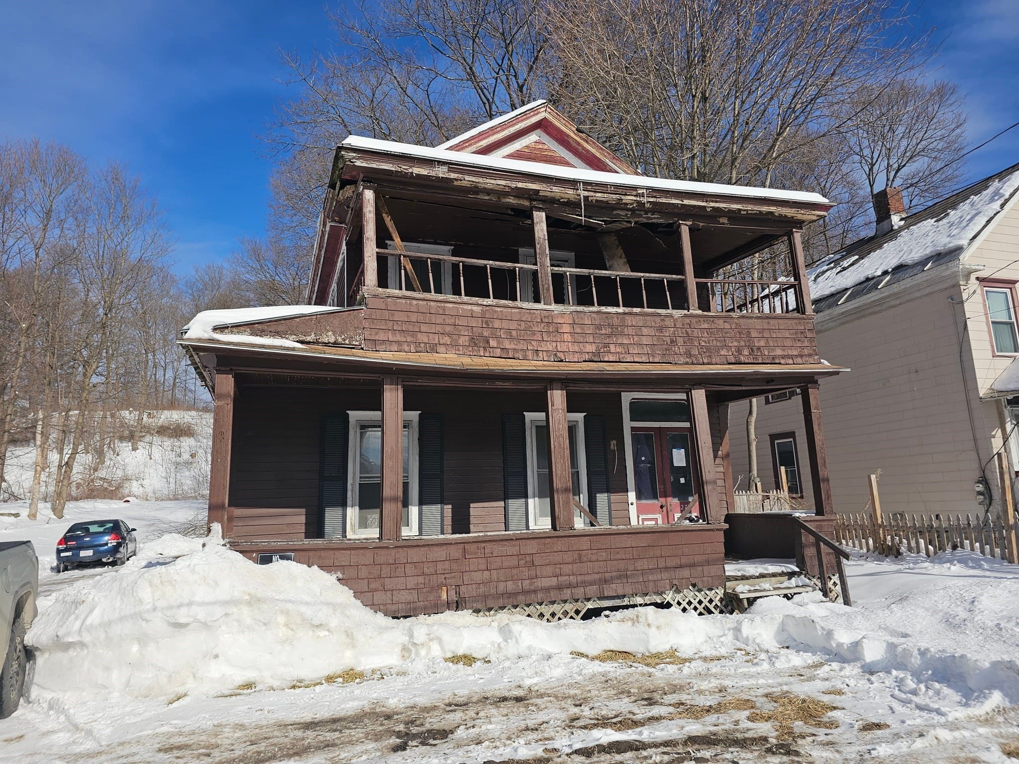 27 Hall St, North Adams MA 01247