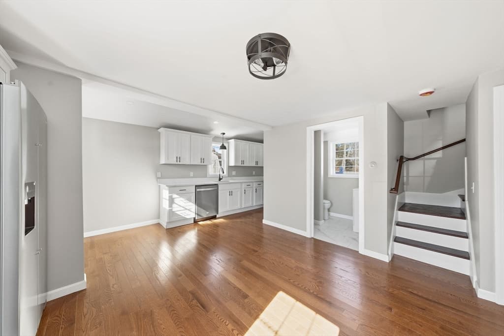 11 Boylston St, Acushnet MA 02743 photo 5